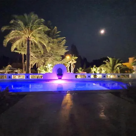 Appartement Awesome In Saint-raphael With Kitchen