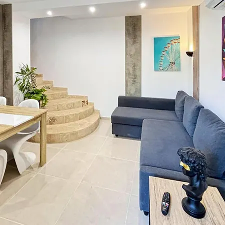 Awesome In Saint-raphael With Kitchen Appartement
